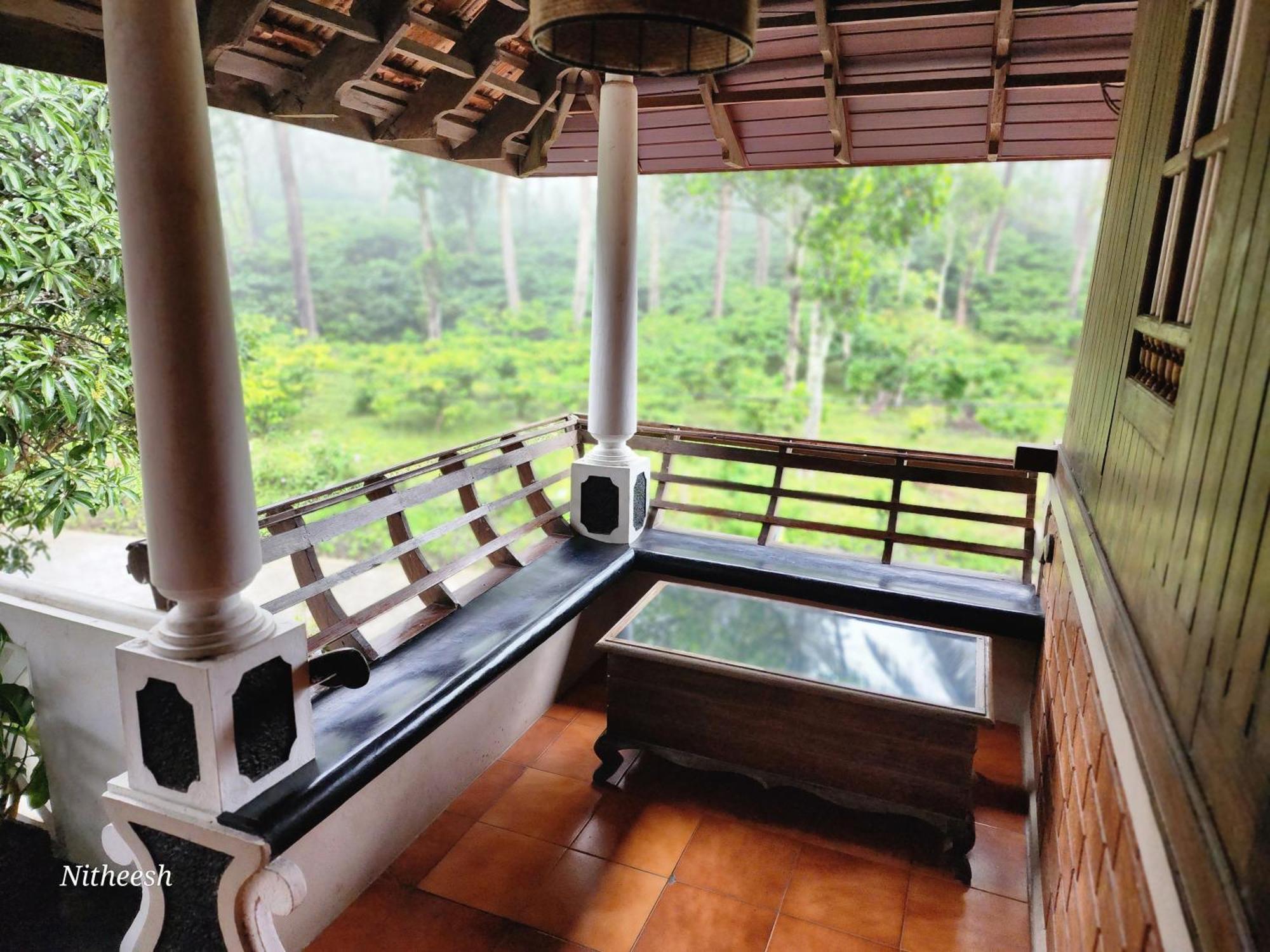 Kairali Palace Home Stay Thekkady Kültér fotó