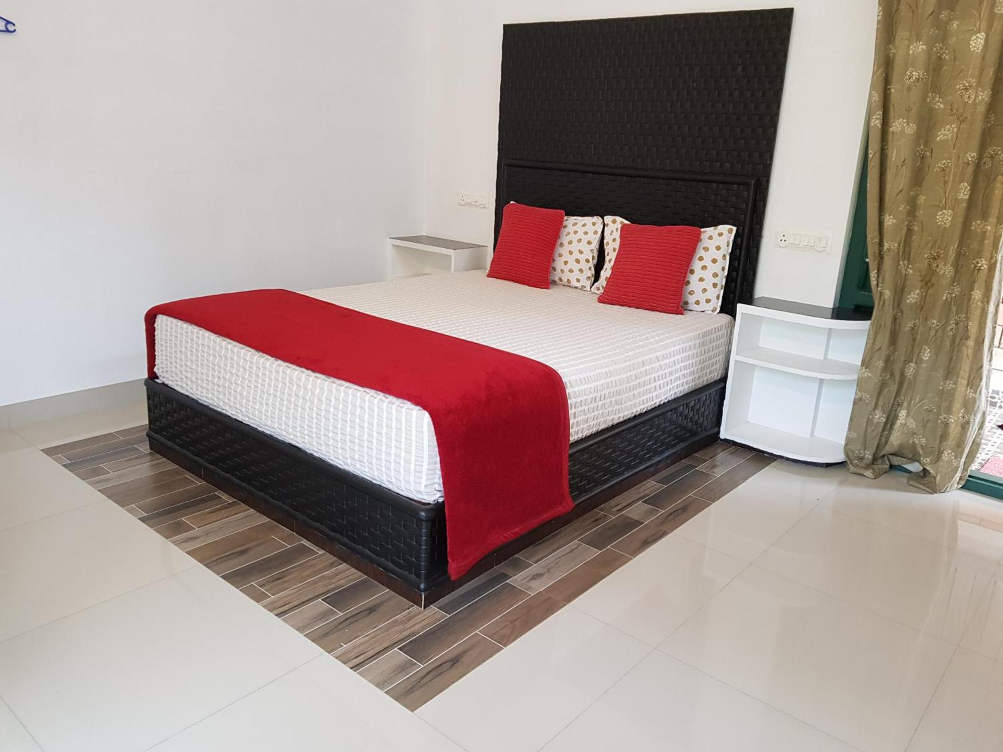 Kairali Palace Home Stay Thekkady Kültér fotó