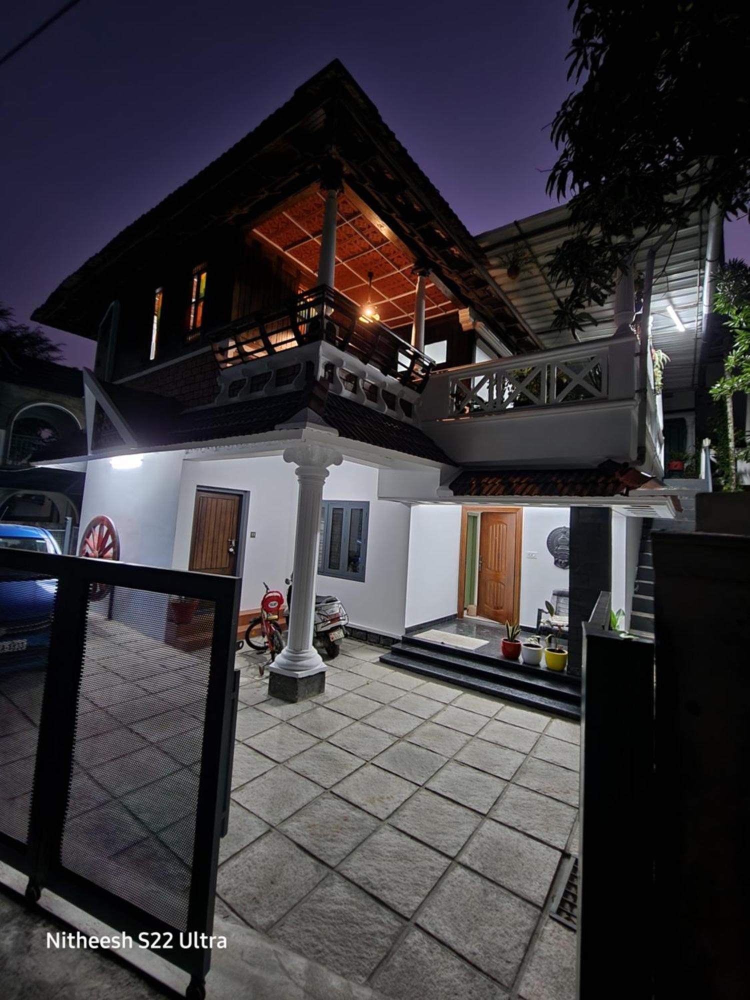 Kairali Palace Home Stay Thekkady Kültér fotó